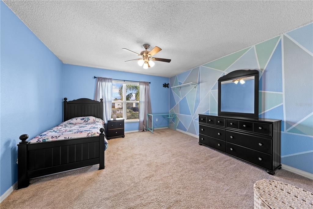 For Sale: $485,000 (4 beds, 2 baths, 2419 Square Feet)