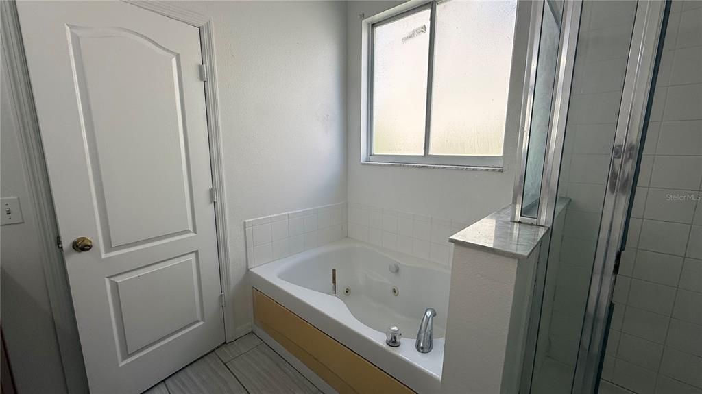 For Sale: $450,660 (5 beds, 3 baths, 3108 Square Feet)