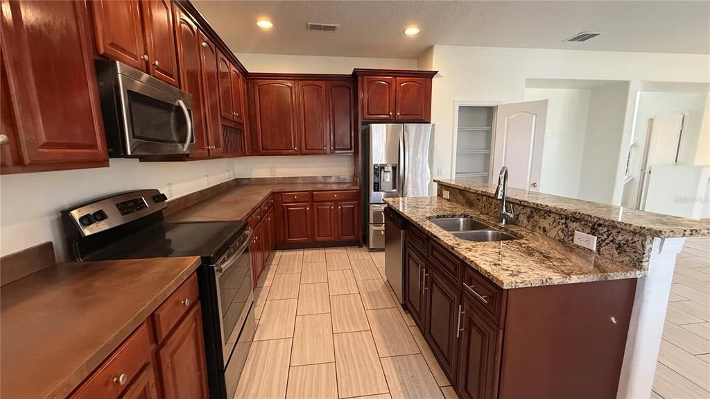 For Sale: $450,660 (5 beds, 3 baths, 3108 Square Feet)