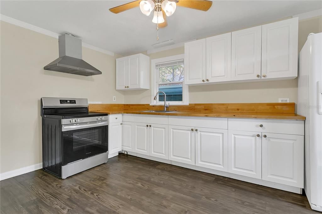 В аренду: $1,650 (2 спален, 1 ванн, 768 Квадратных фут)