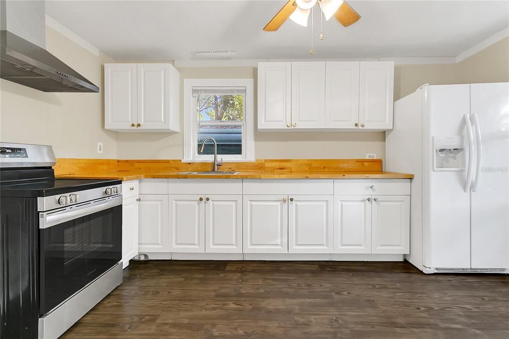 В аренду: $1,650 (2 спален, 1 ванн, 768 Квадратных фут)