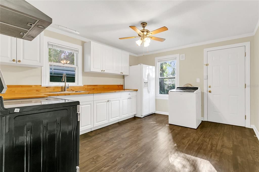 В аренду: $1,650 (2 спален, 1 ванн, 768 Квадратных фут)