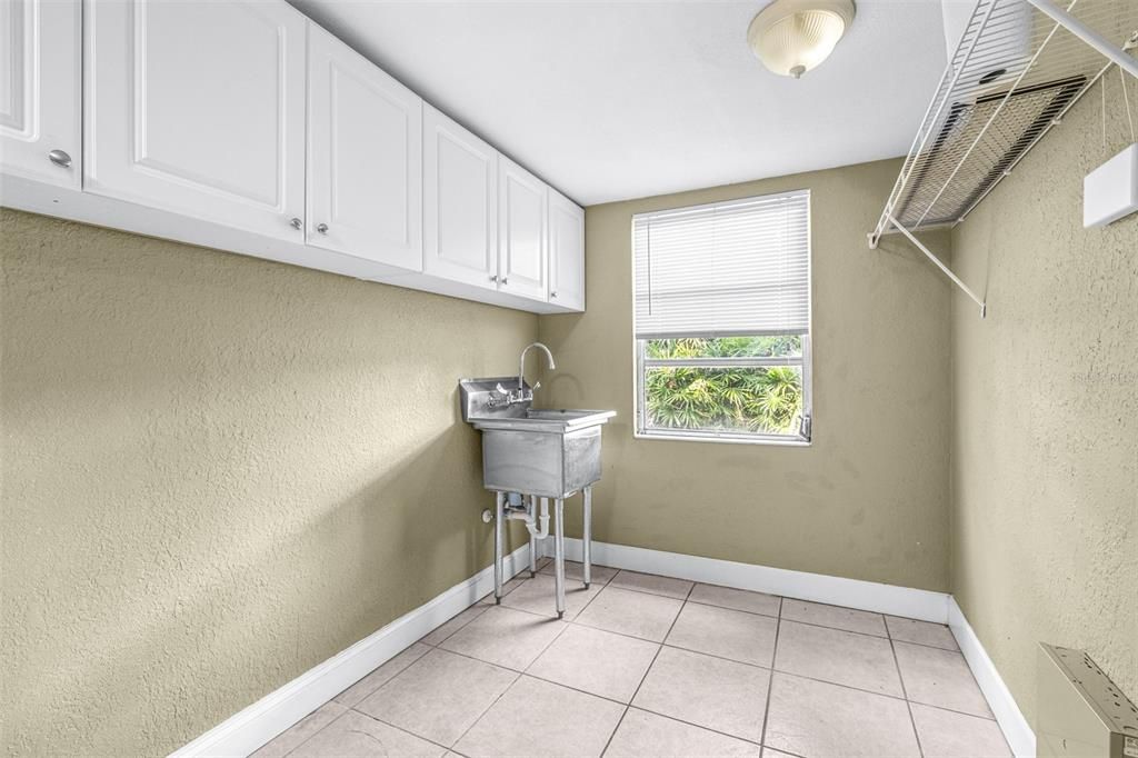 待售: $899,999 (5 贝兹, 5 浴室, 2552 平方英尺)