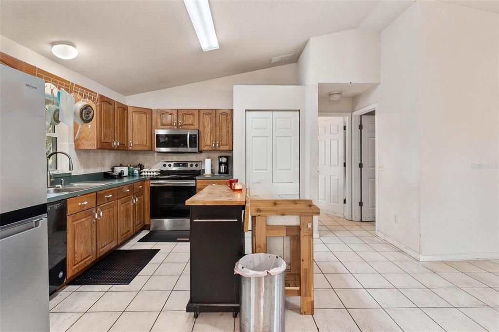 For Sale: $499,000 (3 beds, 2 baths, 1628 Square Feet)