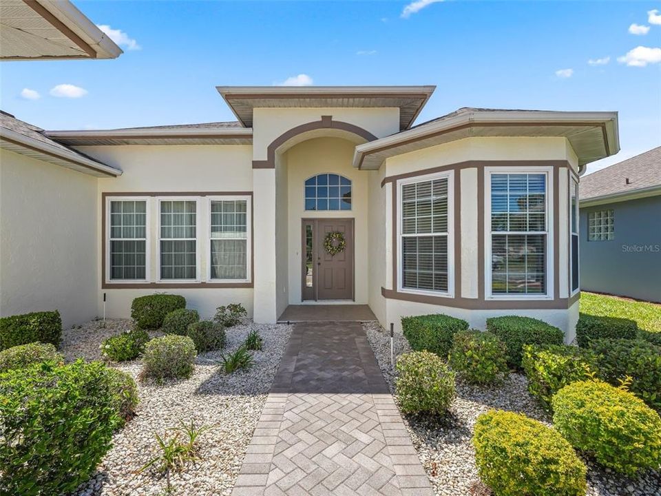 For Sale: $349,900 (3 beds, 2 baths, 1867 Square Feet)