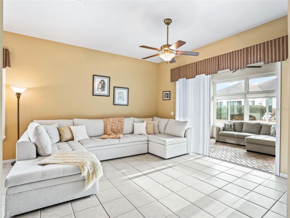 For Sale: $349,900 (3 beds, 2 baths, 1867 Square Feet)