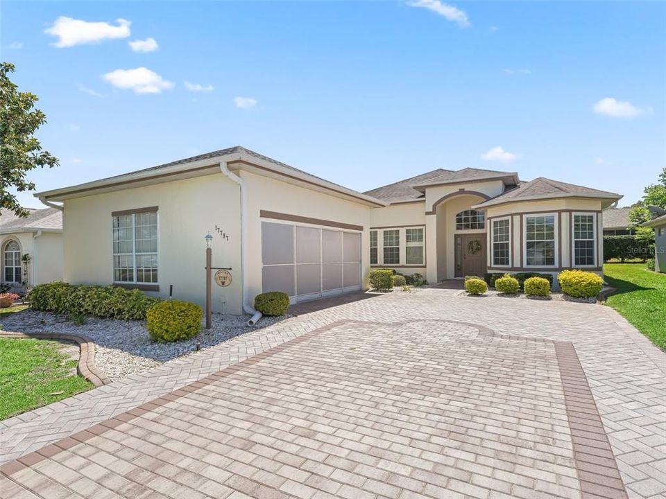 For Sale: $349,900 (3 beds, 2 baths, 1867 Square Feet)