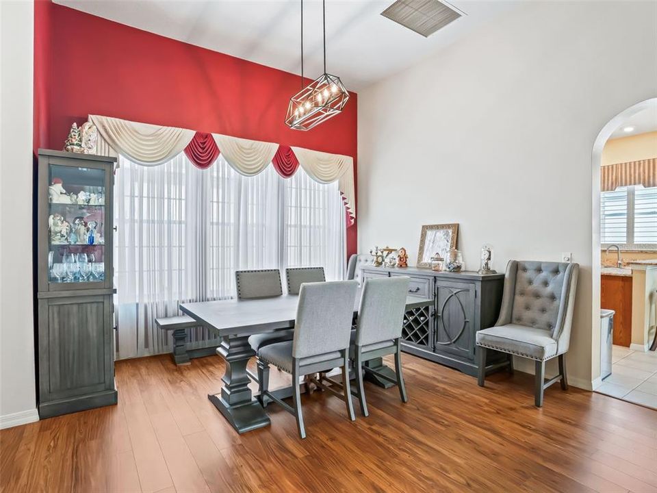 For Sale: $349,900 (3 beds, 2 baths, 1867 Square Feet)