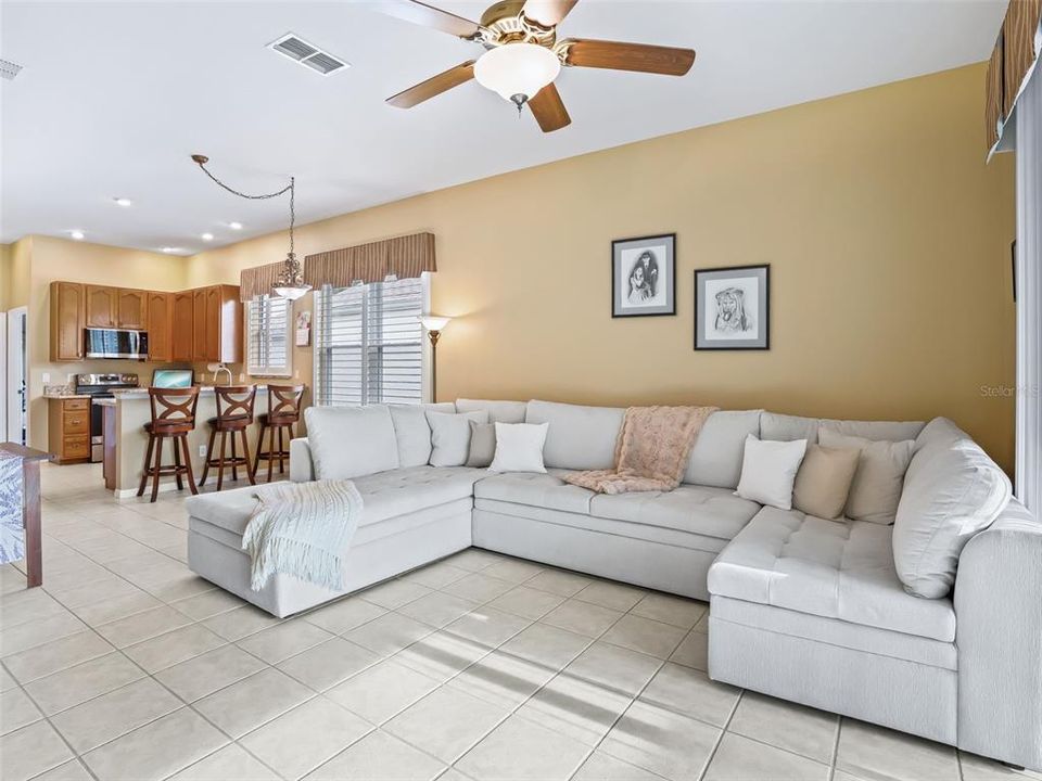 For Sale: $349,900 (3 beds, 2 baths, 1867 Square Feet)