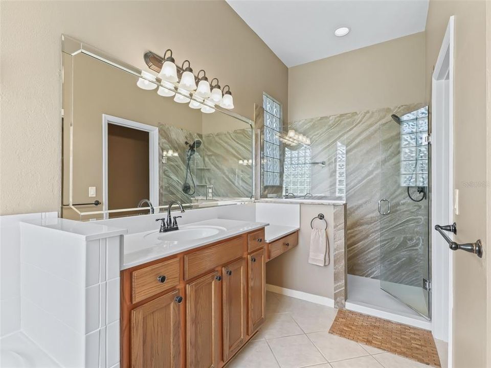 For Sale: $349,900 (3 beds, 2 baths, 1867 Square Feet)