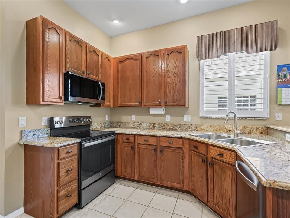 For Sale: $349,900 (3 beds, 2 baths, 1867 Square Feet)