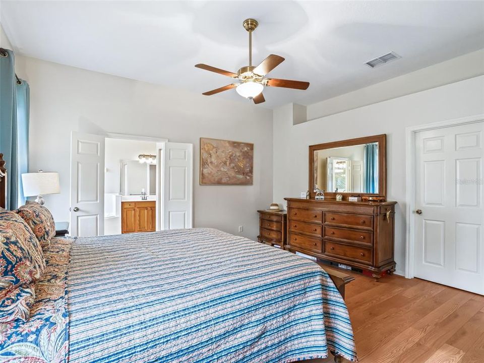 For Sale: $349,900 (3 beds, 2 baths, 1867 Square Feet)