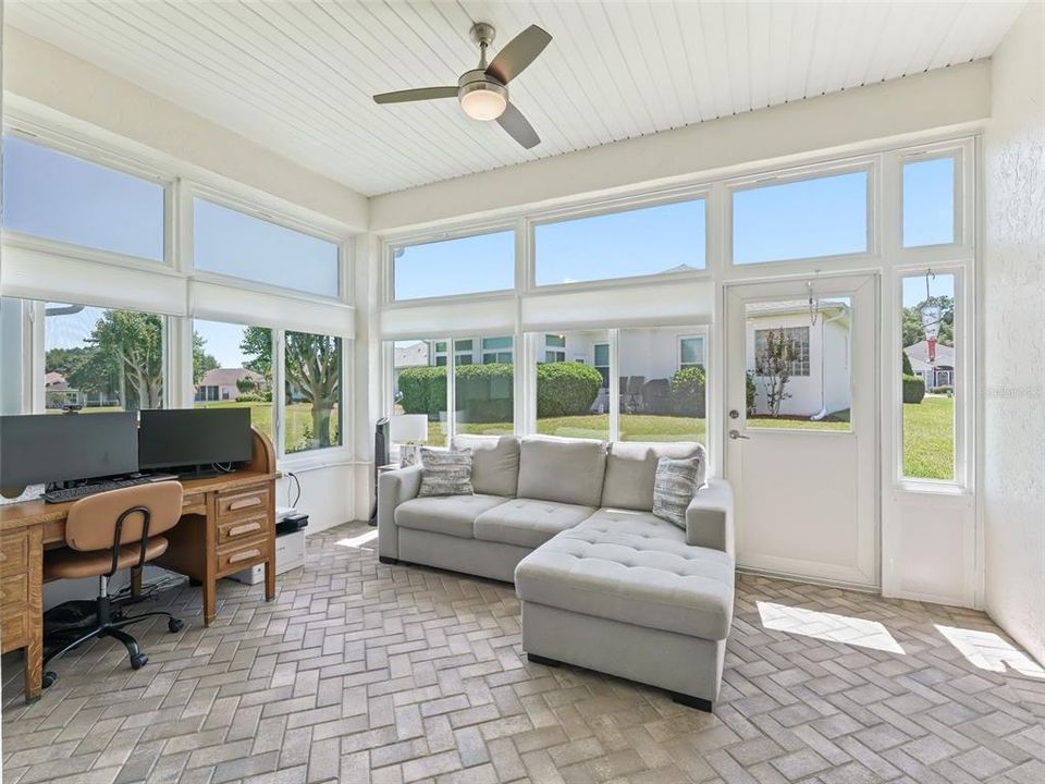 For Sale: $349,900 (3 beds, 2 baths, 1867 Square Feet)