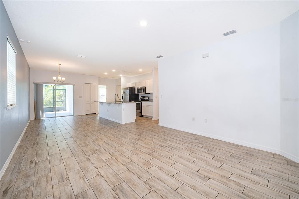 For Rent: $2,250 (3 beds, 2 baths, 1303 Square Feet)