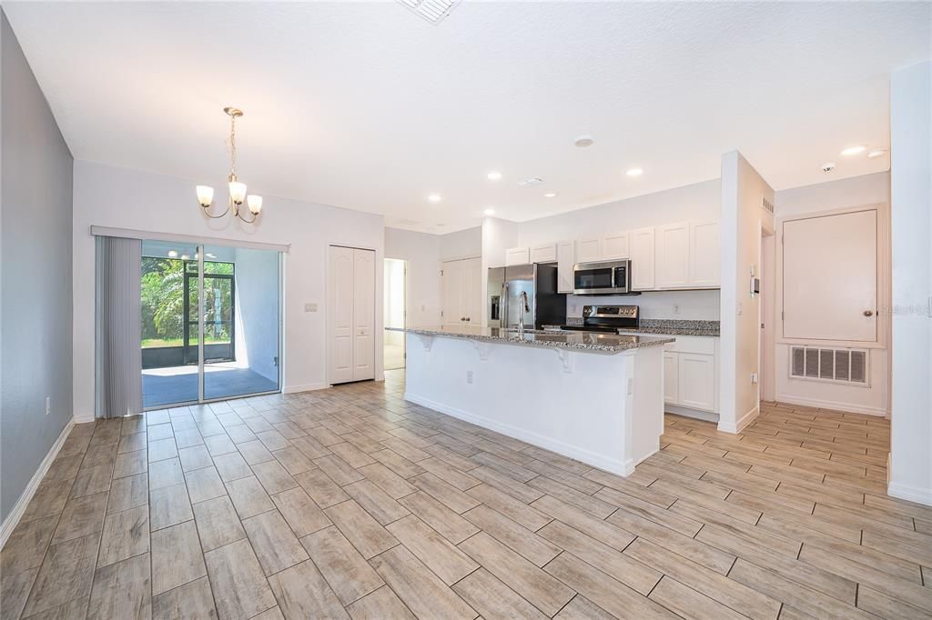 For Rent: $2,250 (3 beds, 2 baths, 1303 Square Feet)