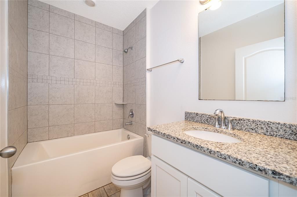 For Rent: $2,250 (3 beds, 2 baths, 1303 Square Feet)