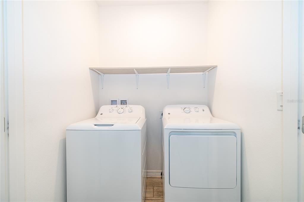 For Rent: $2,250 (3 beds, 2 baths, 1303 Square Feet)