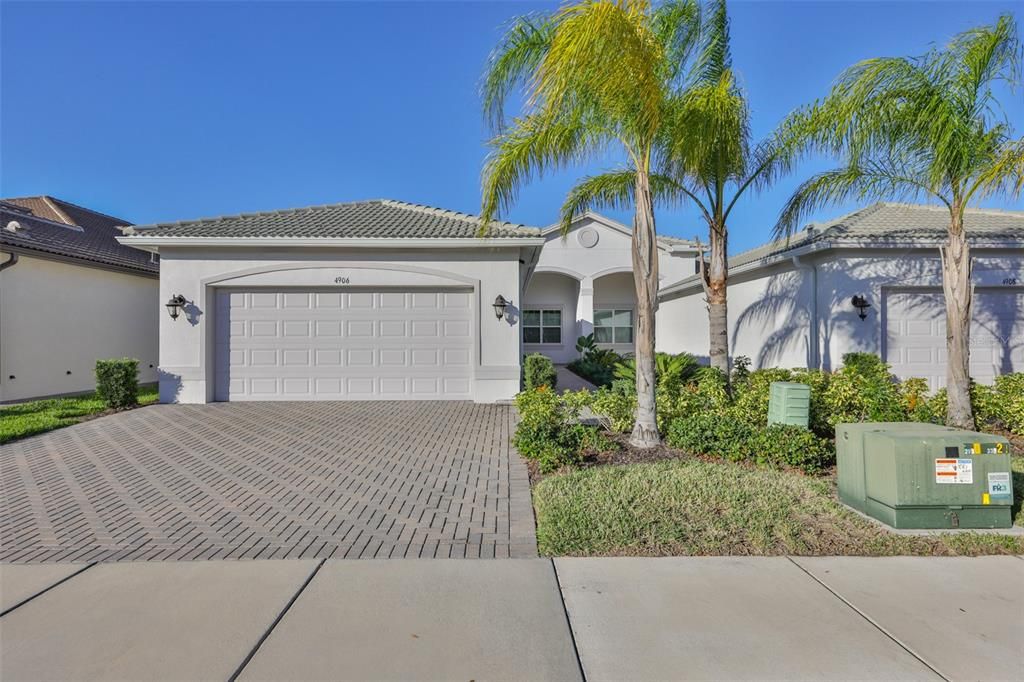 待售: $299,500 (2 贝兹, 2 浴室, 1644 平方英尺)