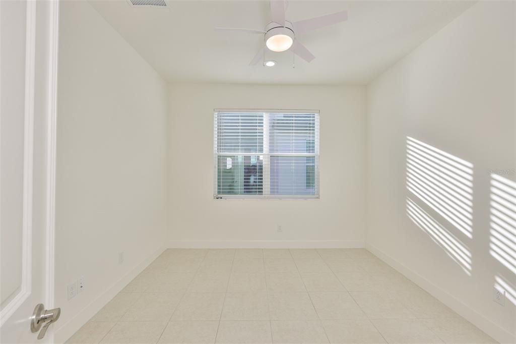 待售: $299,500 (2 贝兹, 2 浴室, 1644 平方英尺)