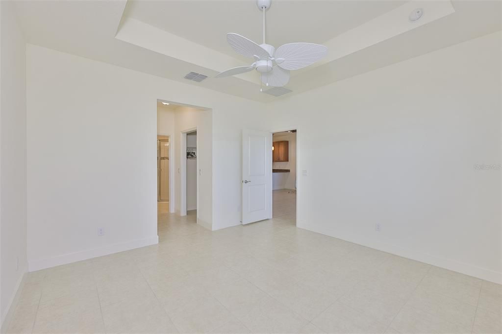 待售: $299,500 (2 贝兹, 2 浴室, 1644 平方英尺)