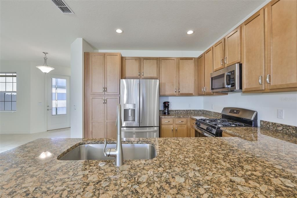 待售: $299,500 (2 贝兹, 2 浴室, 1644 平方英尺)