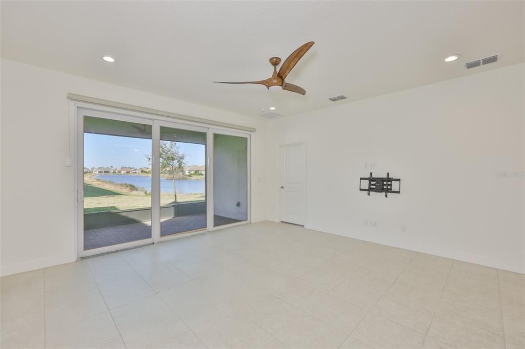 待售: $299,500 (2 贝兹, 2 浴室, 1644 平方英尺)