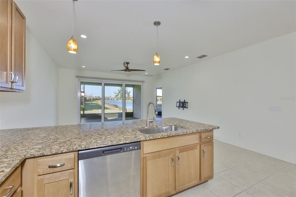 待售: $299,500 (2 贝兹, 2 浴室, 1644 平方英尺)