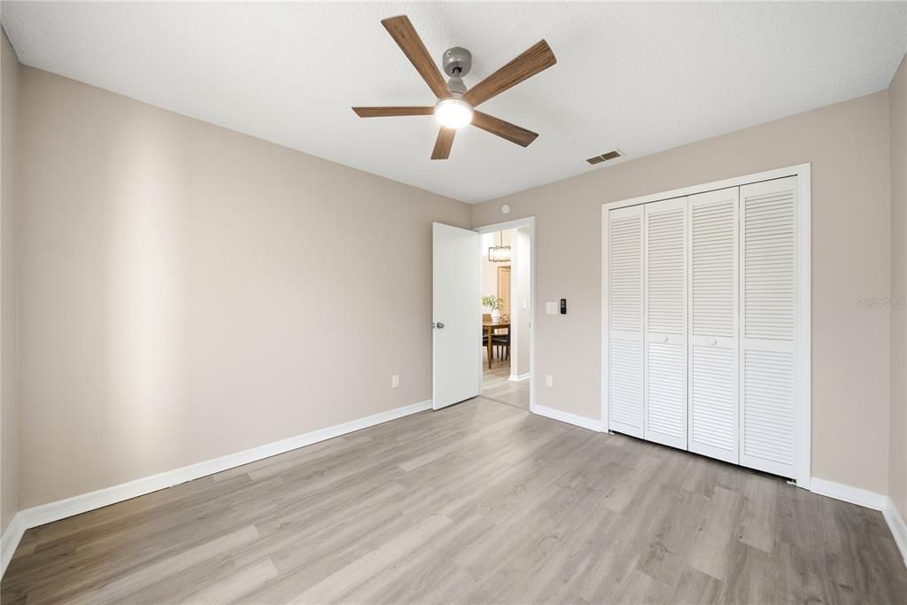 На продажу: $317,500 (3 спален, 2 ванн, 1243 Квадратных фут)