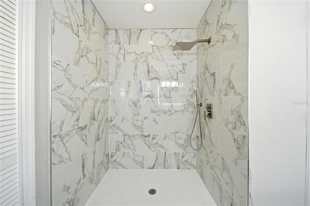 На продажу: $317,500 (3 спален, 2 ванн, 1243 Квадратных фут)