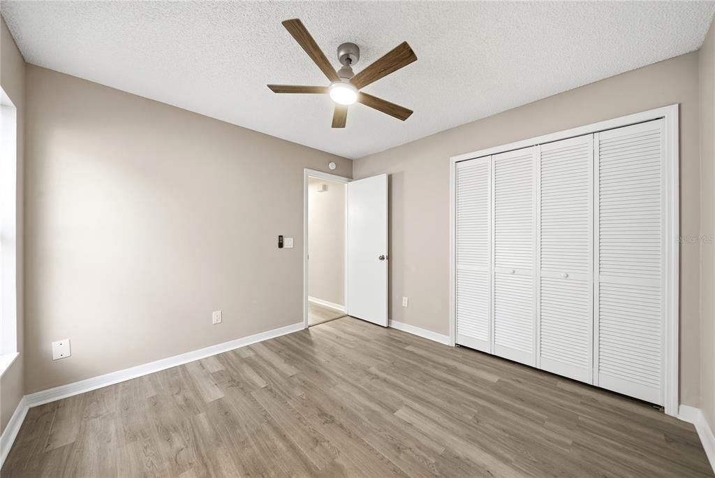 На продажу: $317,500 (3 спален, 2 ванн, 1243 Квадратных фут)