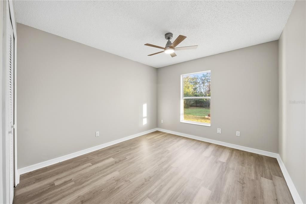 На продажу: $317,500 (3 спален, 2 ванн, 1243 Квадратных фут)