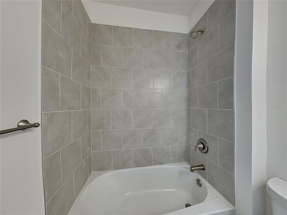 En Venta: $329,900 (4 camas, 2 baños, 1914 Pies cuadrados)