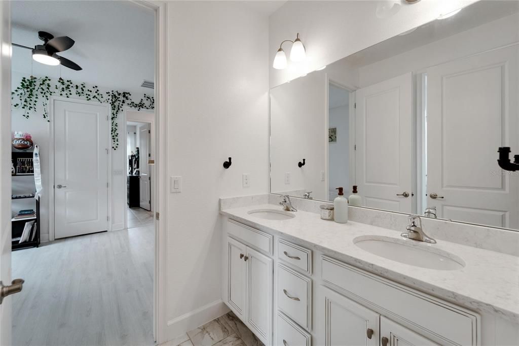 待售: $599,000 (4 贝兹, 3 浴室, 2625 平方英尺)