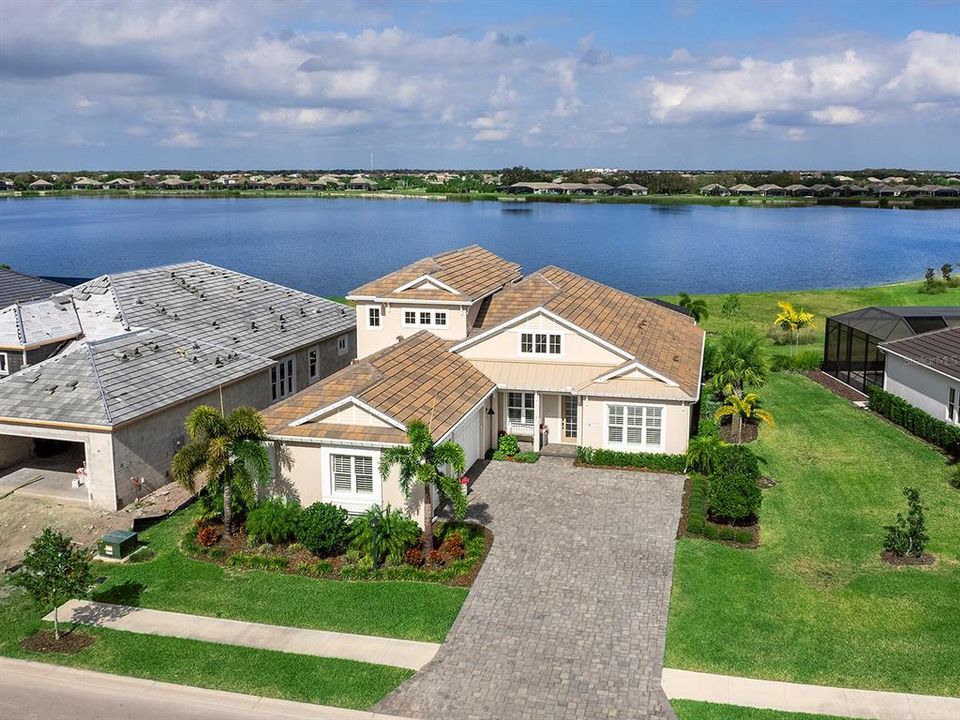 For Sale: $1,995,000 (3 beds, 3 baths, 3500 Square Feet)