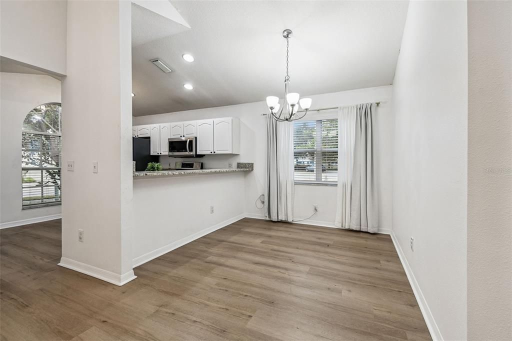 待售: $299,900 (3 贝兹, 2 浴室, 1475 平方英尺)