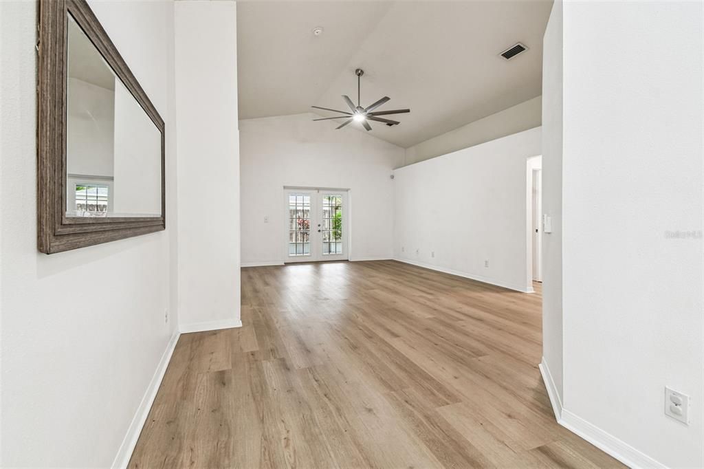 待售: $299,900 (3 贝兹, 2 浴室, 1475 平方英尺)