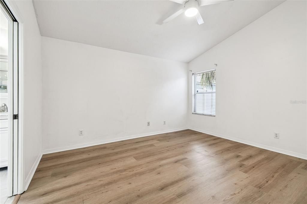 待售: $299,900 (3 贝兹, 2 浴室, 1475 平方英尺)