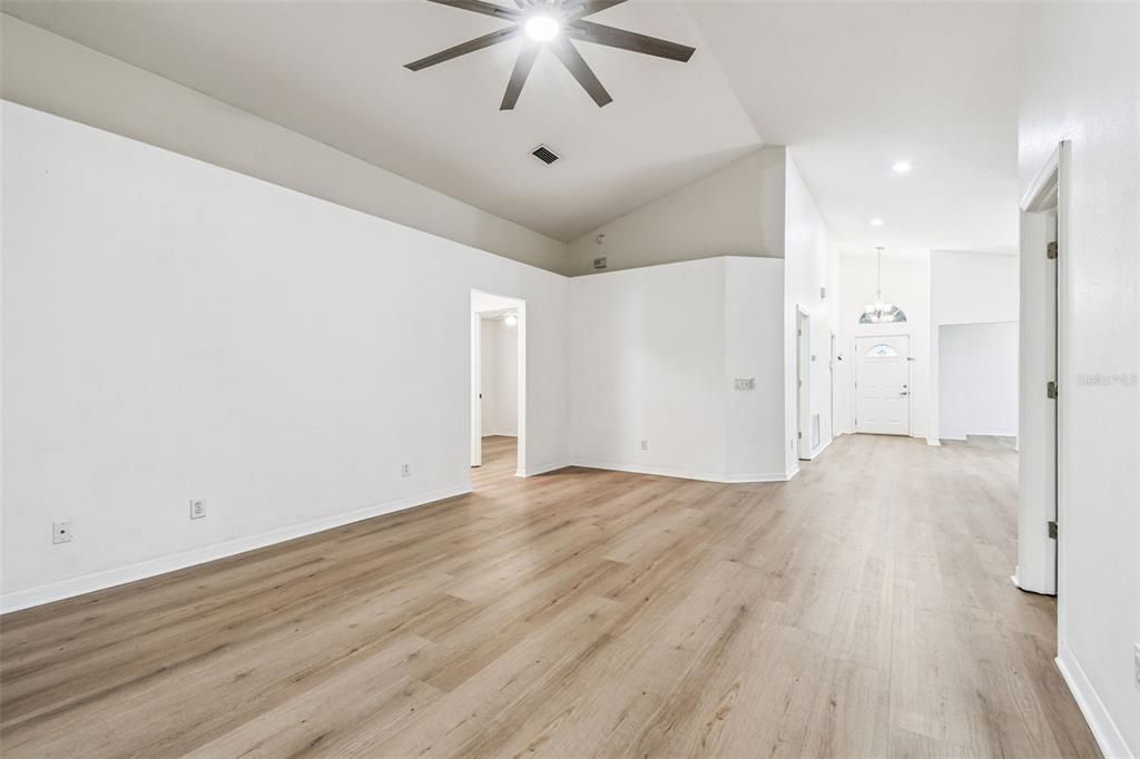 待售: $299,900 (3 贝兹, 2 浴室, 1475 平方英尺)