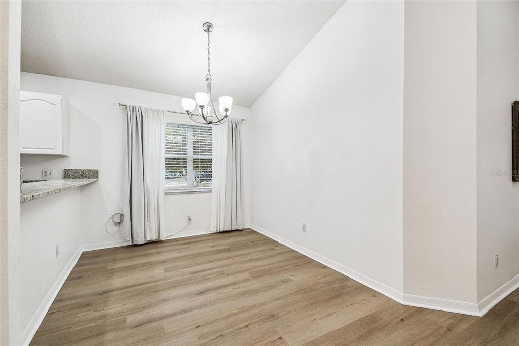 待售: $299,900 (3 贝兹, 2 浴室, 1475 平方英尺)