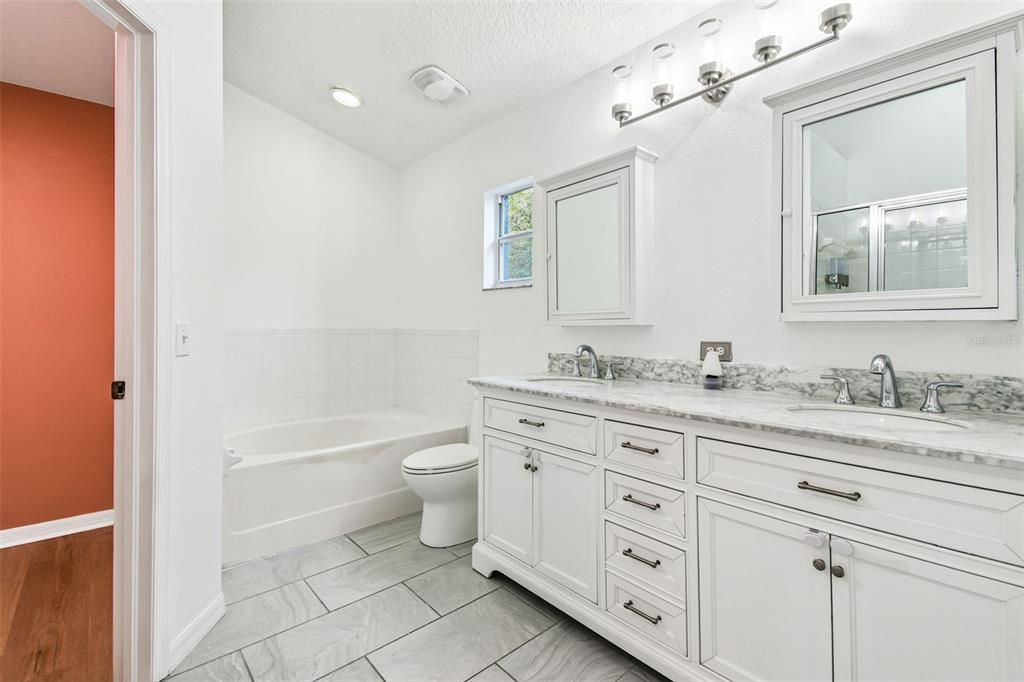 待售: $299,900 (3 贝兹, 2 浴室, 1475 平方英尺)