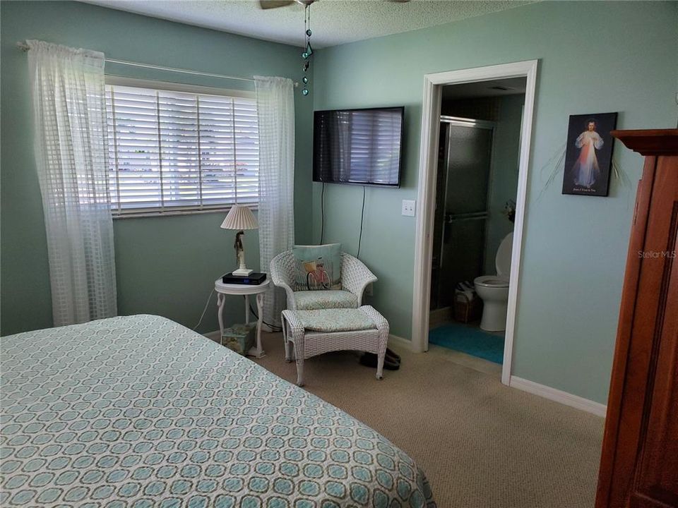 На продажу: $329,900 (2 спален, 2 ванн, 1753 Квадратных фут)