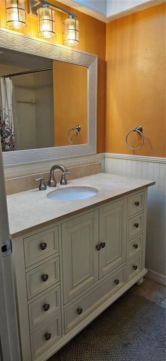 На продажу: $329,900 (2 спален, 2 ванн, 1753 Квадратных фут)