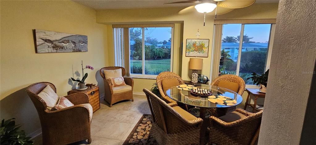 На продажу: $329,900 (2 спален, 2 ванн, 1753 Квадратных фут)