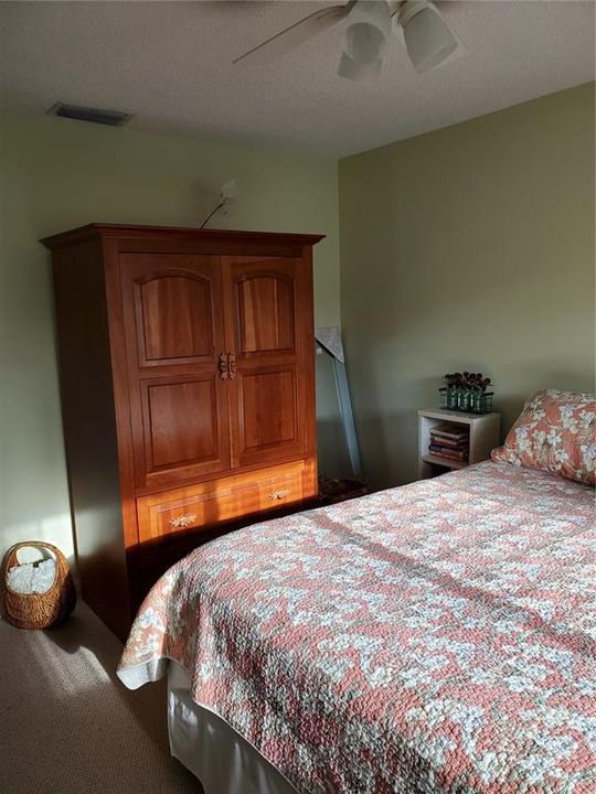 На продажу: $329,900 (2 спален, 2 ванн, 1753 Квадратных фут)