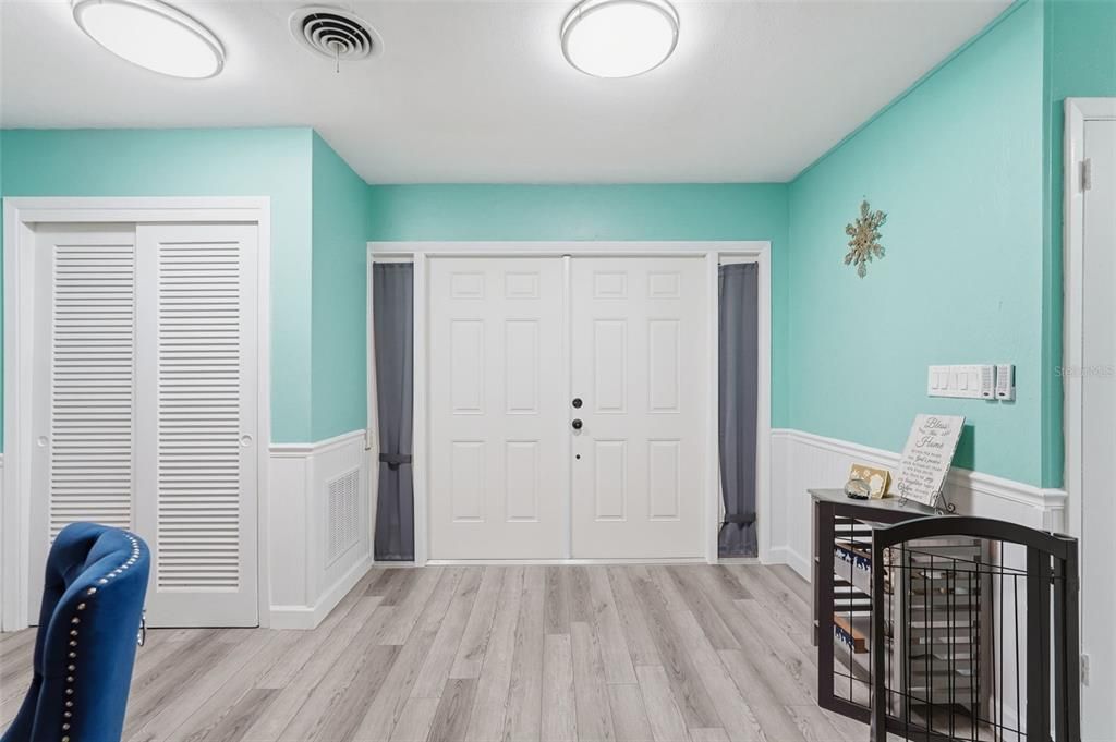 En Venta: $668,700 (4 camas, 2 baños, 1936 Pies cuadrados)