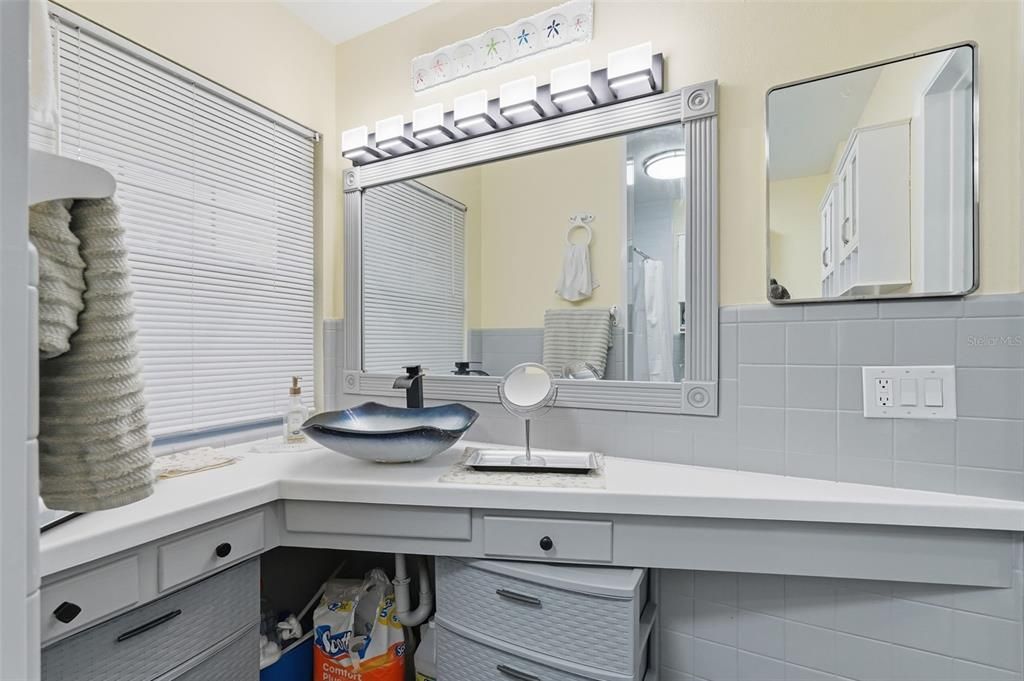 En Venta: $668,700 (4 camas, 2 baños, 1936 Pies cuadrados)