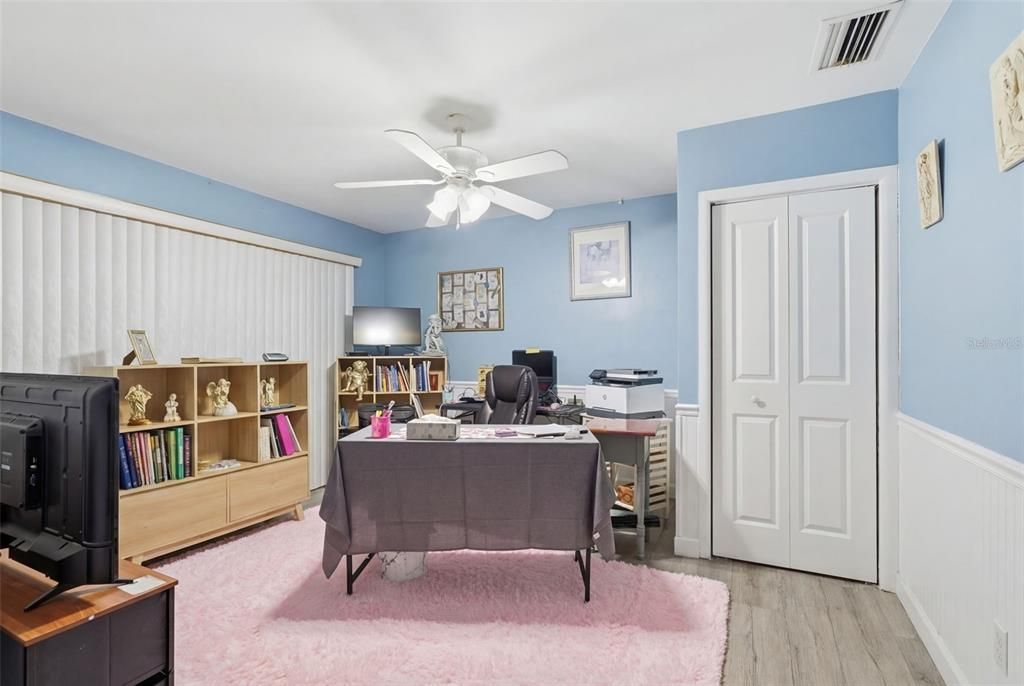 En Venta: $668,700 (4 camas, 2 baños, 1936 Pies cuadrados)