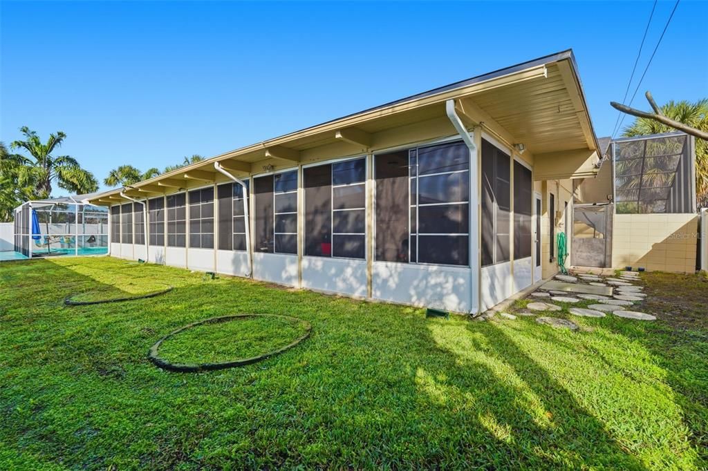 En Venta: $668,700 (4 camas, 2 baños, 1936 Pies cuadrados)