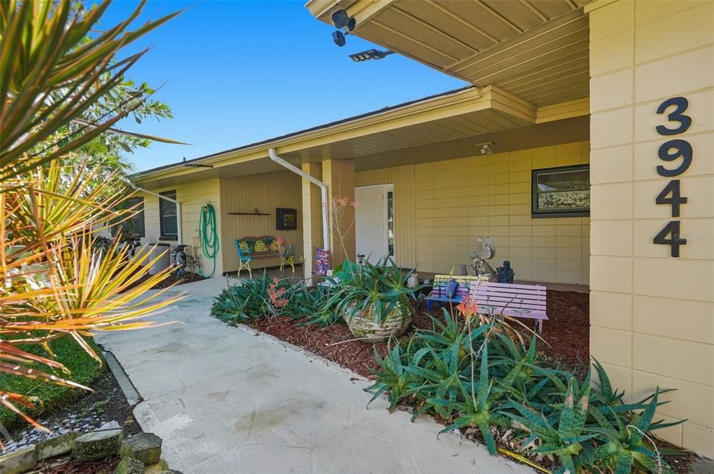 En Venta: $668,700 (4 camas, 2 baños, 1936 Pies cuadrados)