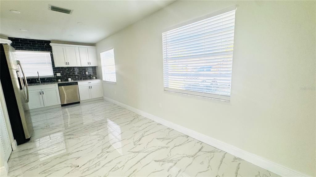 В аренду: $2,400 (3 спален, 2 ванн, 1548 Квадратных фут)